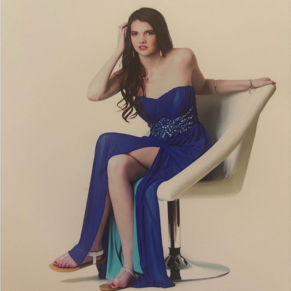 Elegant Blue Strapless Gown